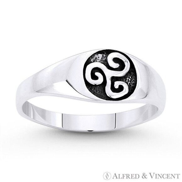 Celtic Triskelion Triple Spiral Charm Ring in .925 Sterling Silver - Size 9 - Picture 1 of 1